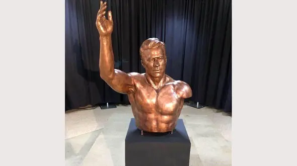 خاص ترین مجسمه از جهان پهلوان تختی+ عکس