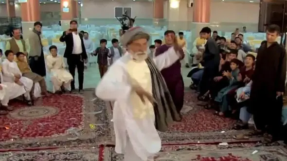 فیلم آواز محشر پیرمرد 99 ساله افغانی ! / فقط رقص را ببینید !