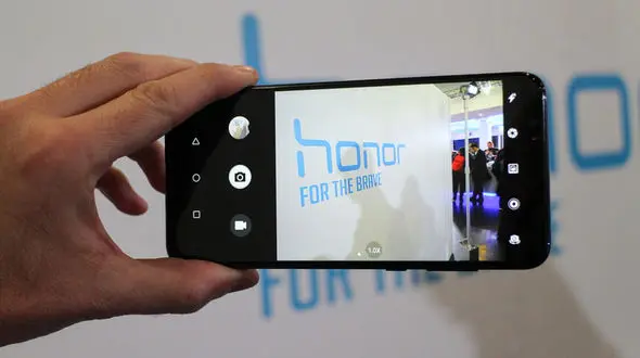 رقیب تازه آیفون در راه بازار