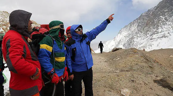 کوهنوردان امشب در کوه دنا می مانند / آخرین خبرها از پرواز تهران-یاسوج