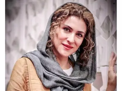 فیلم / سوتی بزرگ ویشکا آسایش وسط سالن واکنش و خنده امین حیایی و الیکا عبدالرزاقی 