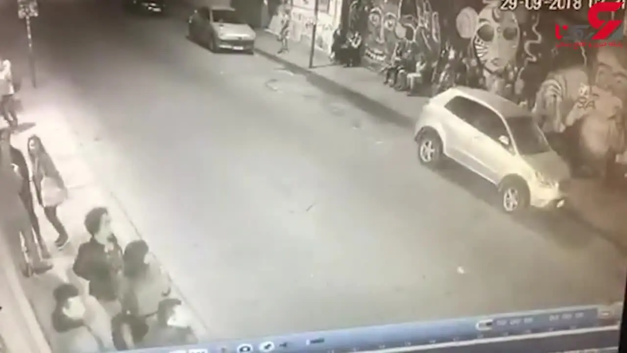 سرعت مرگبار راننده تاکسی دو زن را به آسمان پرتاب کرد + فیلم