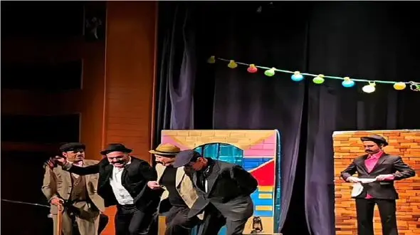 فیلم آواز باشکوه؛ آقاهه رو راه نمیدن آذری برقصه جاش هندل میزنه خود کفا رقص میره کِر خندس