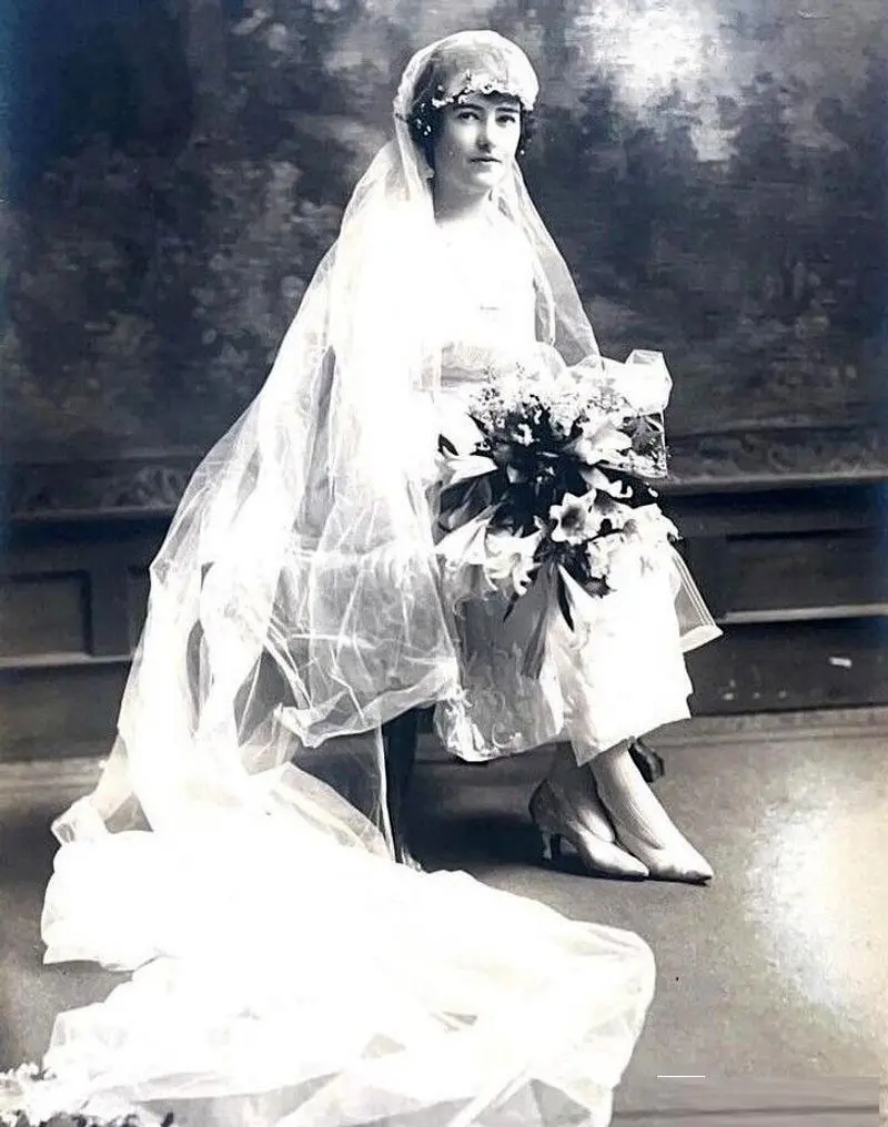 لباس عروس قدیمی