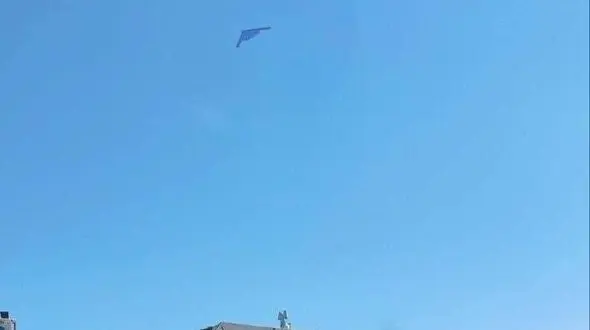 پرواز بمب‌ افکن‌ های B-2 بر فراز تهران و کرج + عکس
