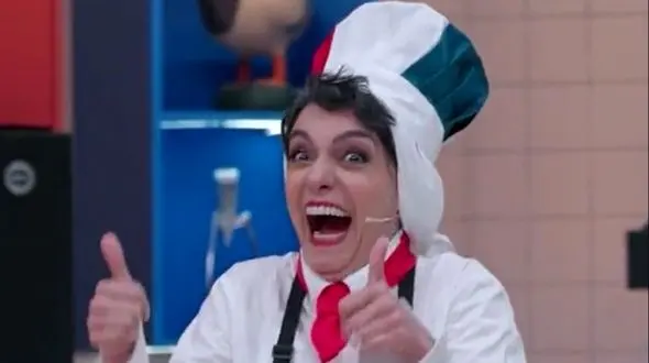 فیلم غش آور /  به الیکا عبدالرزاقی  میگن شبیه گلابی هستی/ / خانم بازیگر میره رو هوا ... فقط تشبیه عباس محبوب به نیما شعبان‌نژاد و جواد خواجوی ...