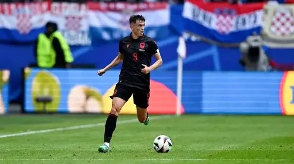 آسانی ژاپنیها را سر کار گذاشت تا به استقلال بیاید!