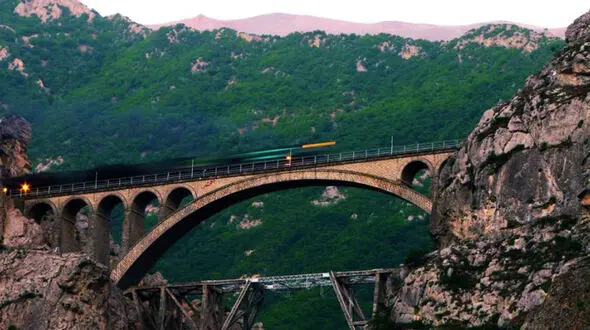 شگفتی مهندسی ایران؛ پل ورسک، نگین استوار البرز + فیلم