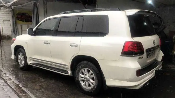 بلای هولناکی که سارقان مسلح بر سر مرد شیرازی و خودروی لاکچری اش آوردند + عکس