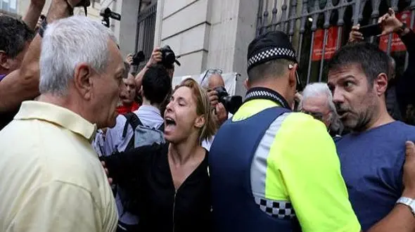  بارسلون اسپانیا  به لیگ انگلیس می پیوندد؟!