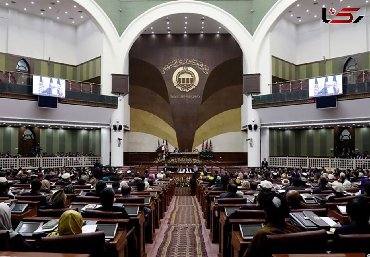  افغانستان برای رای اعتماد به ۱۰ وزیر پیشنهادی نشست پارلمانی برگزار کرد