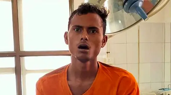 بریدن زبان از ترس کرونا  / این مرد احمق لال شد + عکس / هند