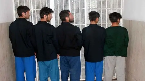 باند اراذل و اوباش دزفول دستگیر شد /  آنها حامل مواد مخدر بودند