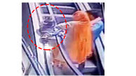 مرگ کودک 6 ماهه در سقوط از پله برقی + عکس