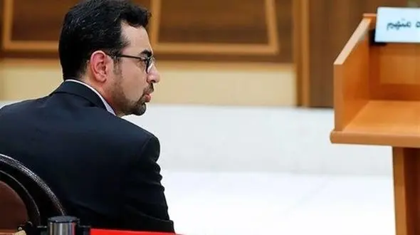 سالار آقاخان متهم بانک مرکزی فرار کرد !