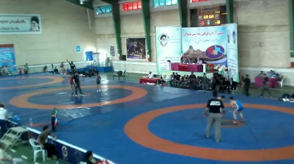 رقابت نونهالان کشتی گیر 29 استان کشور در ایلام آغاز شد