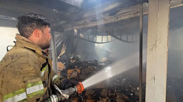 فیلم صفر تا صد آتش سوزی ساختمان بیمه آسیا در فردوسی تهران + جزئیات