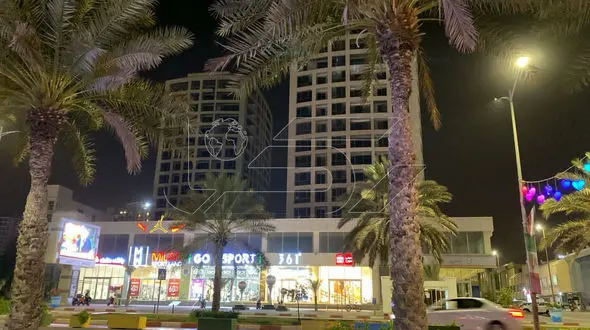 13 سال وعده و انتظار برای خریداران واحدهای پروژه یاران کیش / تجاری ها فعال اما مسکونی ها خاک می‌ خورند! + فیلم و صوت