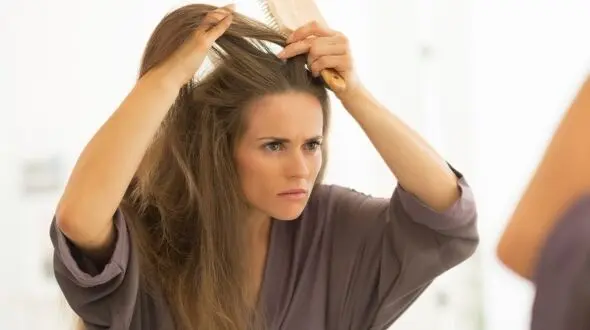 عادت های نادرستی که زیبایی موهای تان را کم می کند