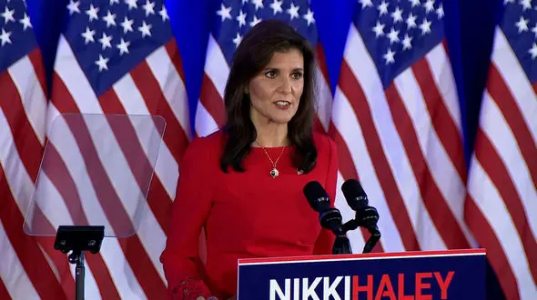 رقیب ترامپ کناره گیری کرد