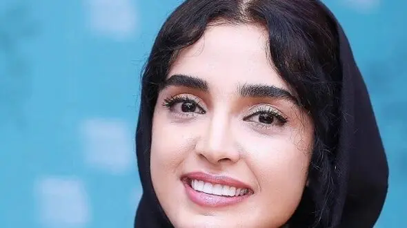 نگاهی به دکوراسیون ایرانی پسند و اعیونی اتاق خواب الهه حصاری بازیگر سریال زخم کاری!