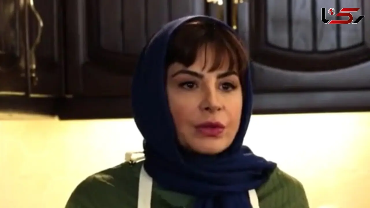 نگاهی به چیدمان منزل شاهانه و لوکس سیما تیرانداز، انیسِ سریال ستایش/ از پرده‌ها و لوسترهای اعیانی تا فرش گلبهی و کابینت‌های چوبی + فیلم