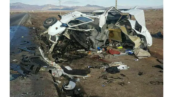 فاجعه در جاده مرند به خوی/اتوبوس گرجستان مسافران ون را له کرد/6مسافر جان باختند+عکس