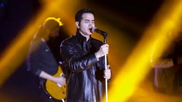 فیلم عاشقانه ترین آواز  محسن یگانه / توی کنسرتش رگ خوابو خوند اشک همه را درآورد ! 