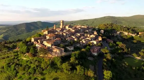 پیشنهاد جذاب: زندگی در روستای ایتالیایی با دریافت هزاران دلار!