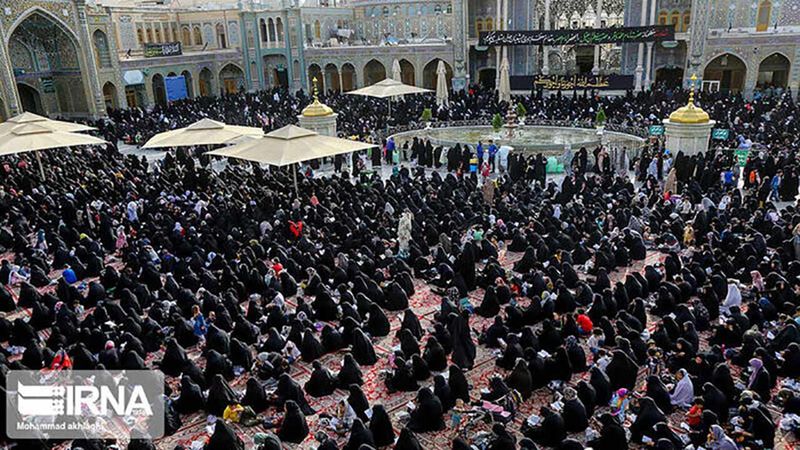 روز عرفه، ۹ ذی‌الحجه، از روزهای پرفضیلت سال است که روایات بسیاری آن‌ را به عنوان روزی ویژه برای بخشایش گناهان و استجابت دعا معرفی کرده‌اند. روز عرفه، یک روز پیش از عید قربان است.