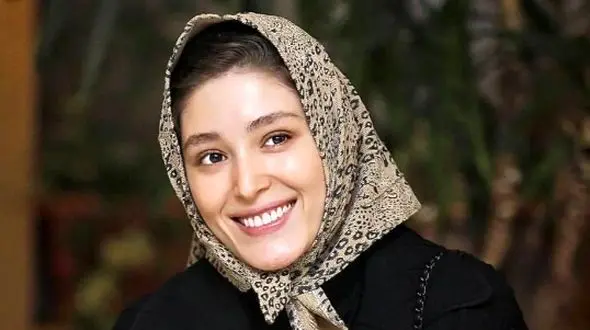 فیلم / فرشته حسینی، همسر افغانستانی نوید محمدزاده: دوست دارم تک  و تنها باشم/ آینده درخشانی را برای خودم تصور میکنم / نمایی از چیدمان منزل کلنگی خانم بازیگر 