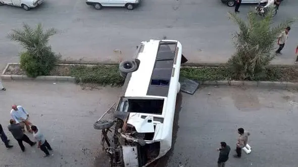 سقوط مینی بوس از عرشه پل روگذر شیبان در کندرو اتوبان