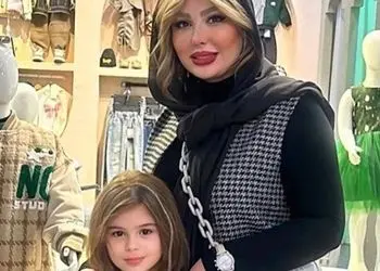 عکس/ خوشگذرونی نیوشا ضیغمی به همراه دخترش در یک خانه تاریخی