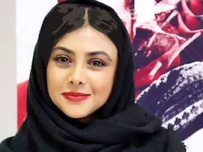 فیلم شعرخوانی فوق العاده احساسی و عاشقانه  آزاده صمدی  ! / دل برای عشقش تنگ شده .. /  اشک پژمان جمشیدی را درآورد/