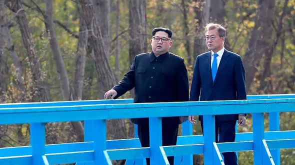 نشست غیرمنتظره رهبران دو کره