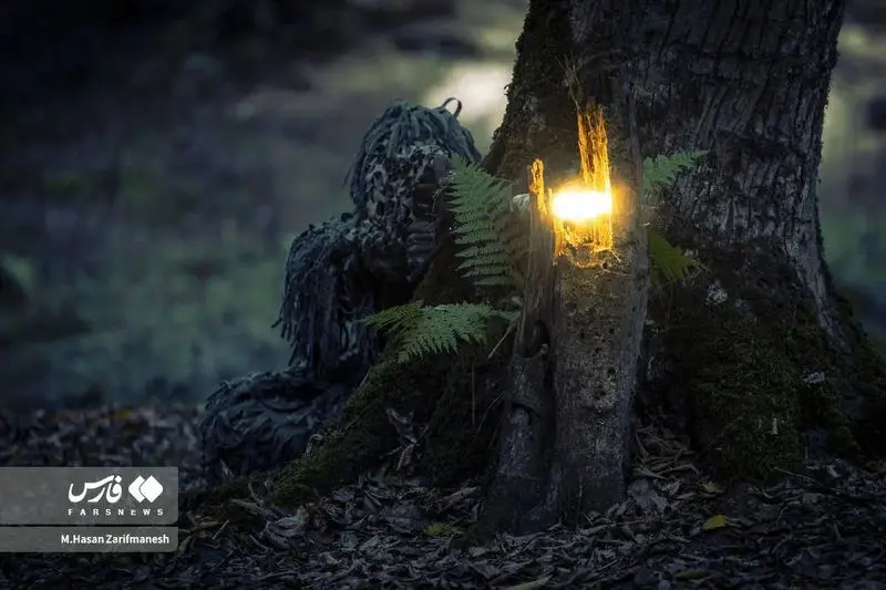 تمرین و آموزش های تخصصی رزم در جنگل توسط بسیجیان یگان ویژه فاتحین تهران بزرگ در جنگل‌های شمال کشور