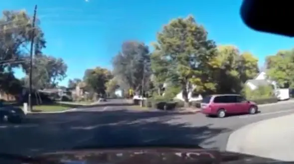 لحظه برخورد یک ماشین با دوچرخه سوار + فیلم