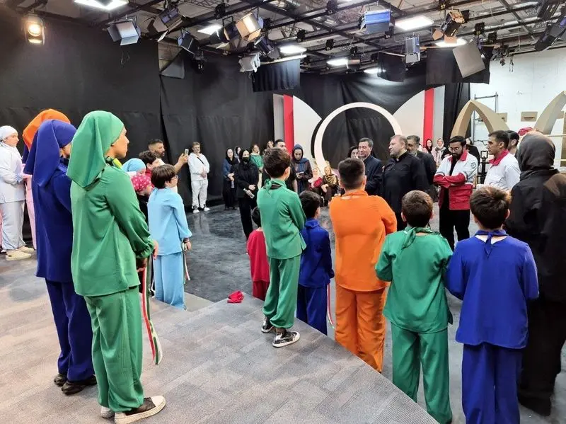 اجرای یک نمایش با بازی شراره رخام 