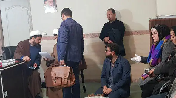 امام جمعه ساوجبلاغ و نماینده مجلس پیگیر مشکلات مردم با اداره برق منطقه شدند+عکس