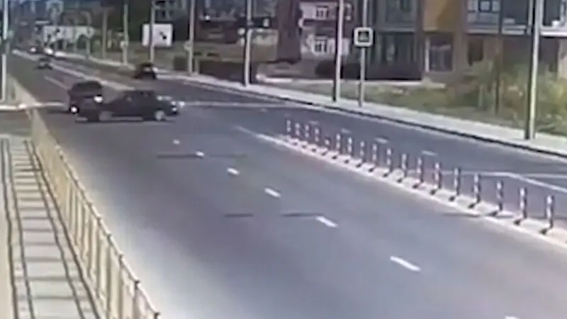 چه بلایی بر سر پدر و خواهر عروس در بزرگ راه آمد