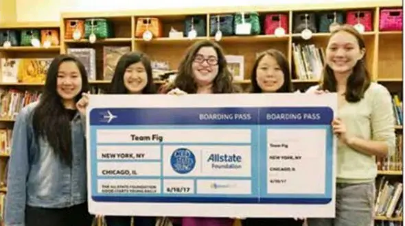 قهرمانی که شادی را به دانش آموزان گرسنه هدیه کرد + عکس