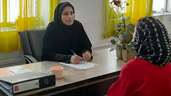 دورغ پردازی های پدرم  از مادرم مرا به منجلاب جوان شیطانی انداخت / کمکم کنید!