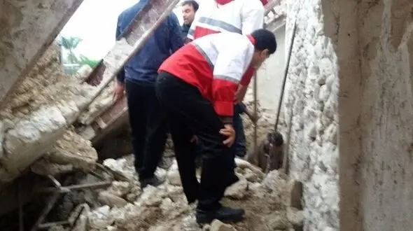 زنده به گور شدن۶ بوشهری در ریزش مغازه ! + عکس عملیات
