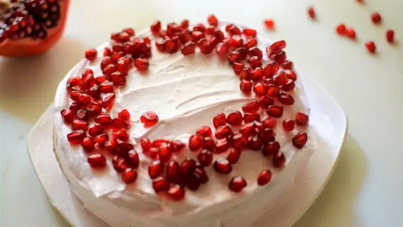 کیک انار یلدایی