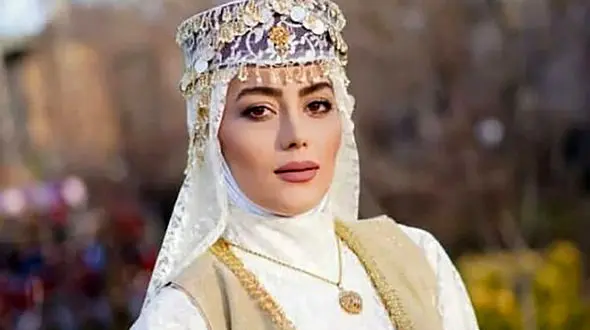 روژان سریال نون خ ،  دختر کدوم مسئول معروف است؟ / هدیه بازوند فاش کرد !