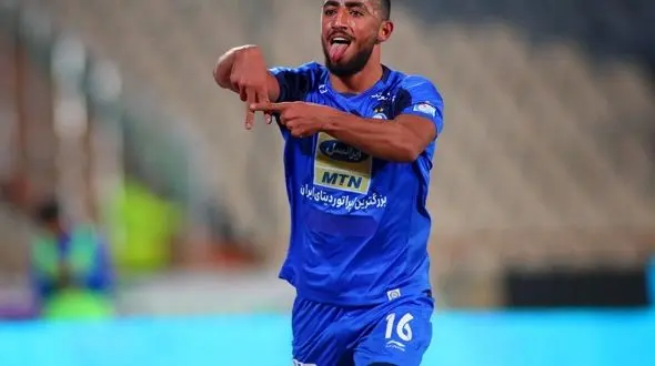 
توضیحات فوتبالیست مشهور ایرانی درباره شادی عجیبش پس از گل/ این حرکت مخصوص و ساخت خودم است! +عکس
