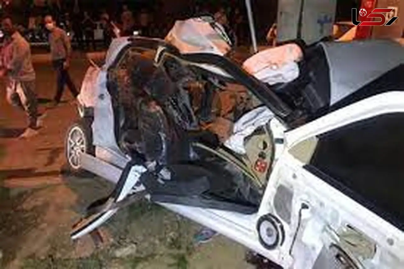 فیلم باورنکردنی از نجات معجزه آسا راننده پس از پرس شدن بین دو کامیون