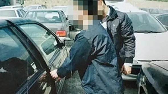 مردی به خاطر پرت شدن زنش از خودرو به اتوبان یاسینی دستگیر شد