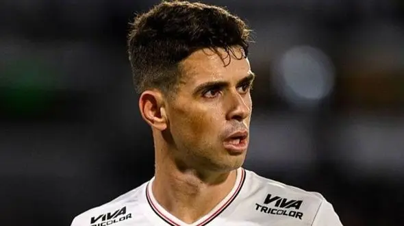 بستری شدن بازیکن سرشناس برزیلی در بیمارستان؛ وضعیت قلبی او جدی است