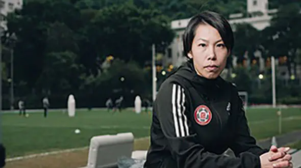 اتفاقی عجیب در لیگ قهرمانان آسیا / حضور یک زن روی نیمکت تیم فوتبال مردان 